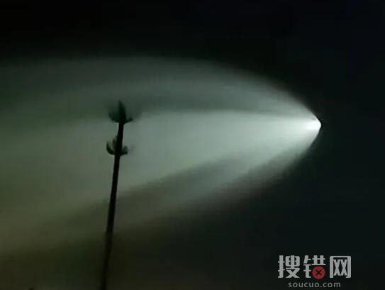 新疆多地拍到巨大發光不明飛行物 這是外星人訪問地球？