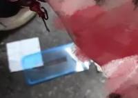 男子被高拋手機盒砸中滿頭血 始料未及真相簡直令人震驚