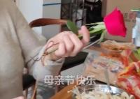 她只是看了眼花就已經哭了 真相曝光簡直太驚人了
