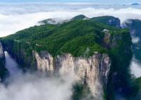 天門山一19歲游客墜亡?文旅局回應 到底是怎么墜亡的？